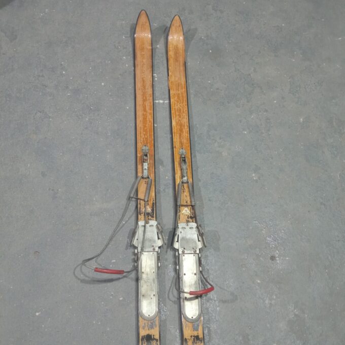Skis madeira vintage
