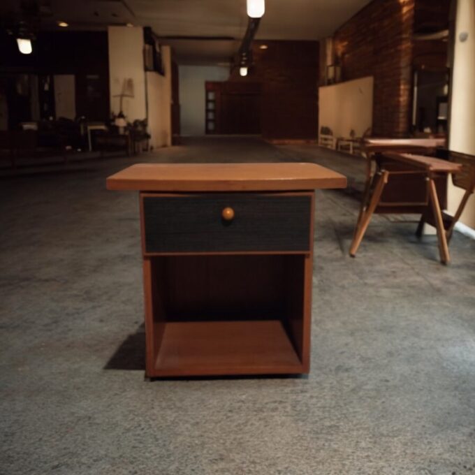 Mesa de cabeceira