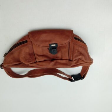 Bolsa de cintura em pele